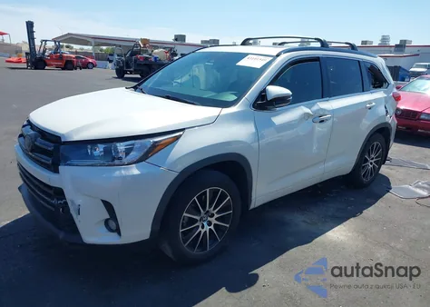 2018 Toyota Highlander Se z USA, uszkodzony, nr VIN 5TDJZRFH6JS548546